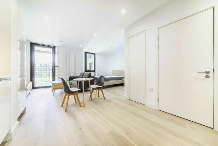 Apartment To Rent In Pinnacle House, Schooner Road, London, E16
