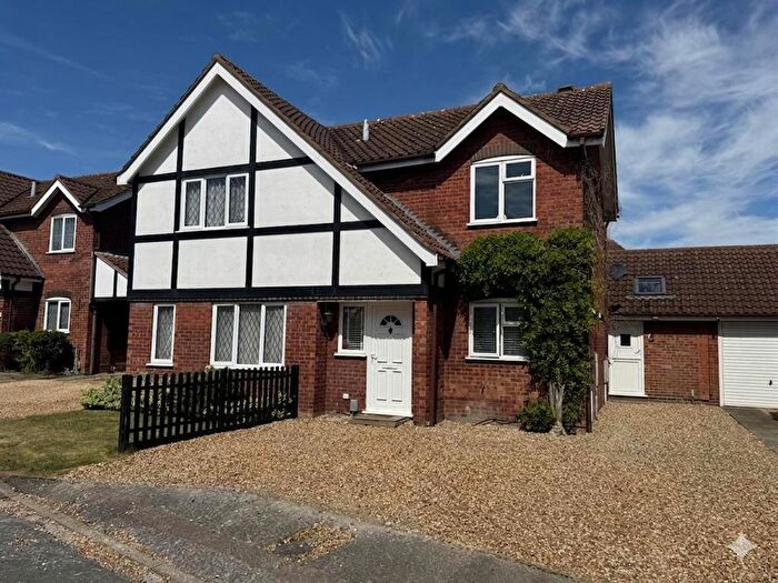 3 Bedroom House For Sale In Oak Tree Road, Ampthill, Bedfordshire, MK45