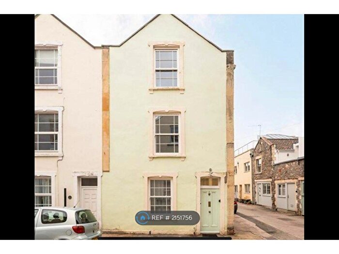 4 Bedroom End Of Terrace House To Rent In Thorndale, Bristol, BS8