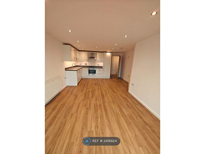 1 Bedroom Flat To Rent In Mullins House, Cheltenham, GL51