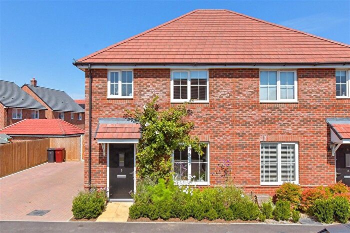 3 Bedroom Semi-Detached House For Sale In Hobby Close, Chichester, West Sussex, PO20