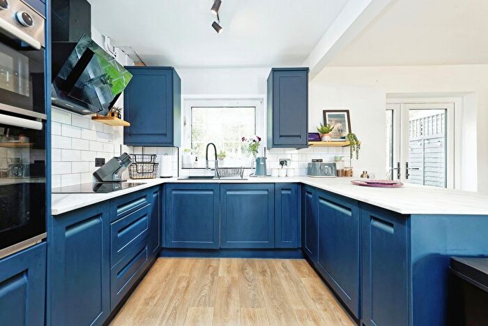 3 Bedroom Detached House For Sale In Carlsden Close, Dover, Kent, CT17