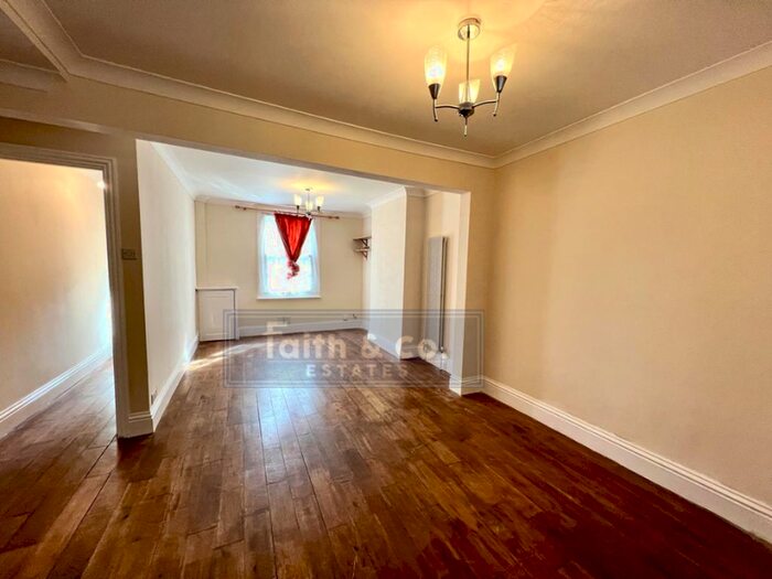 2 Bedroom Terraced House To Rent In London Road, Staines, TW18