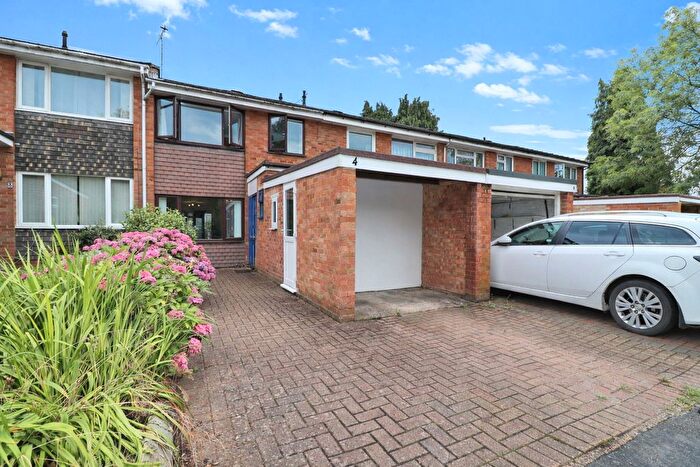 3 Bedroom Terraced House For Sale In Woking, Surrey, GU22