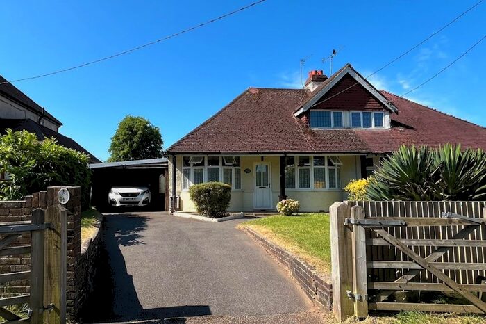 2 Bedroom Bungalow To Rent In Barnfield Road, Crawley, RH10