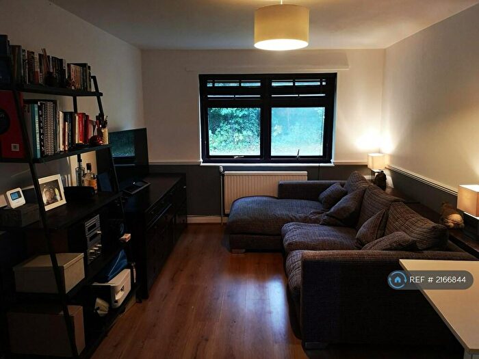 1 Bedroom Flat To Rent In Victoria Road, Brentwood, CM14
