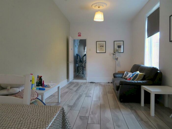 6 Bedroom House To Rent In Edmund Road, Southsea, PO4