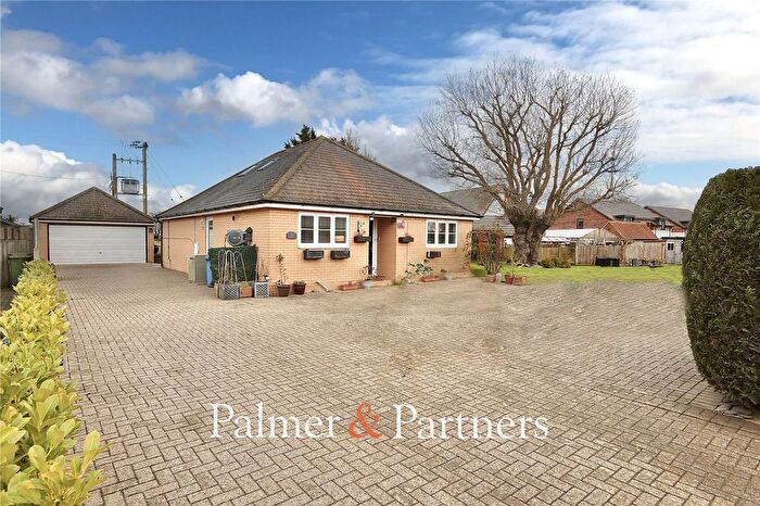 3 Bedroom Bungalow For Sale In The Heath, Tattingstone, Ipswich, Suffolk, IP9