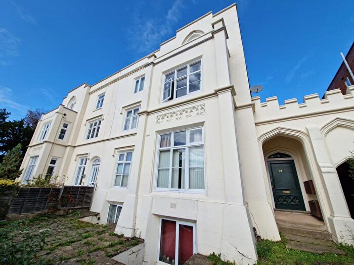 1 Bedroom Apartment To Rent In Warwick Place, Leamington Spa, CV32