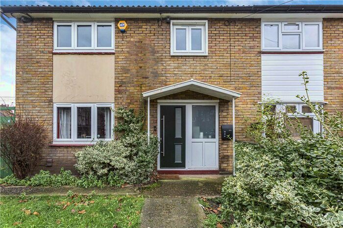 3 Bedroom End Of Terrace House To Rent In Kennedy Close, London, E13