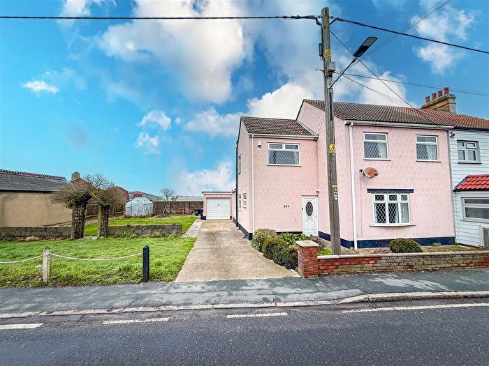 3 Bedroom Semi Detached House For Sale In Harwich Road, Little Clacton, Essex, CO16