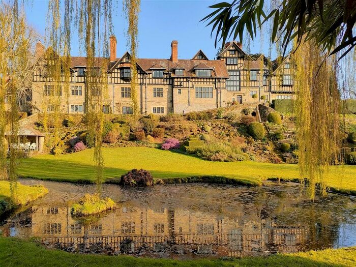 3 Bedroom Flat For Sale In Mill Lane, Stedham, Midhurst, GU29