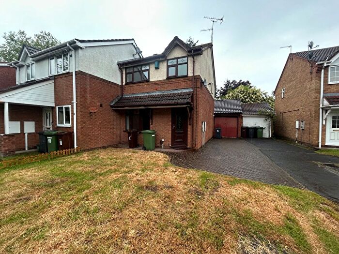 3 Bedroom End Of Terrace House To Rent In Stubley Drive, Wolverhampton, WV10