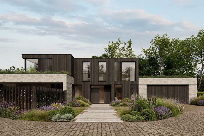 5 Bedroom Detached House For Sale In Woodland Avenue, Cranleigh, GU6