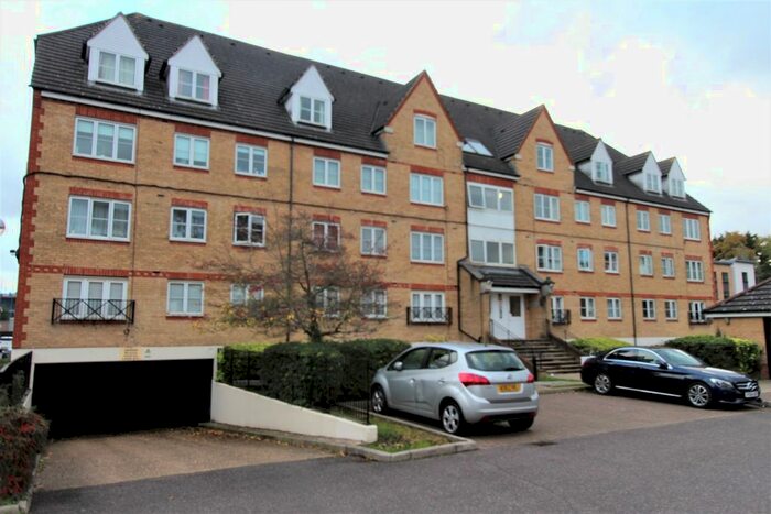 2 Bedroom Flat To Rent In Station Road, Borehamwood, WD6