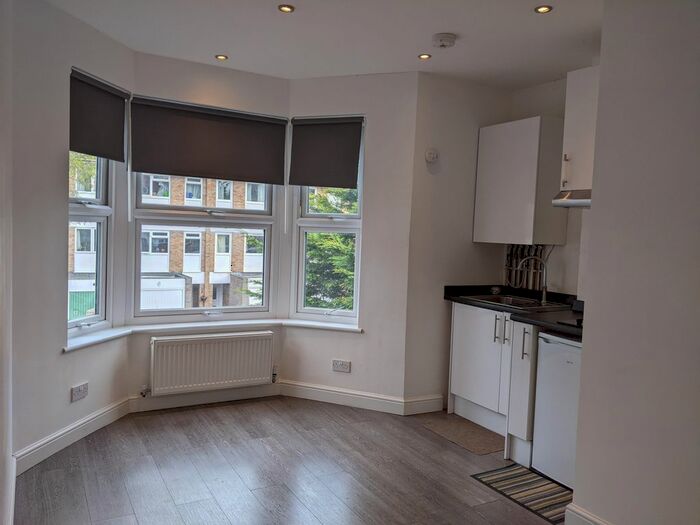 1 Bedroom Flat To Rent In Blenheim Gardens, Wallington, SM6