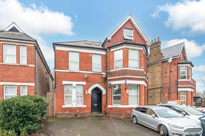 Studio To Rent In Craven Park, Harlesden, London, NW10