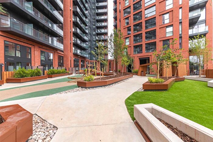 1 Bedroom Apartment To Rent In Avalon Point, Silvocea Way, London, E14