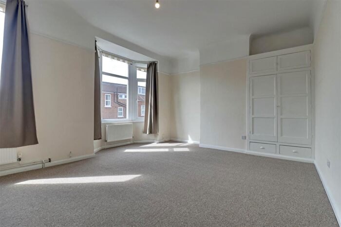 2 Bedroom Flat To Rent In Lowcay Road, Southsea, PO5