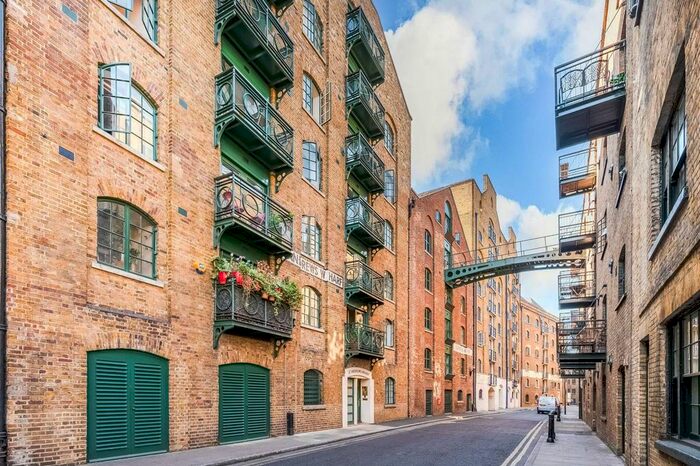 2 Bedroom Flat To Rent In St Andrews Wharf, Shad Thames, London, SE1
