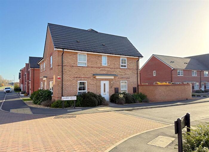 3 Bedroom Semi-Detached House For Sale In Squires Grove, Bingham, NG13