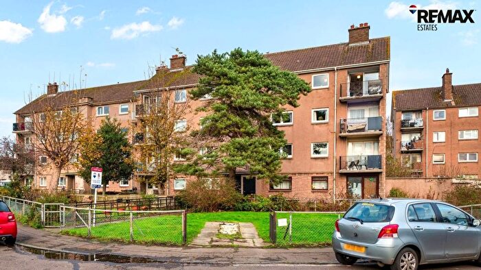 2 Bedroom Flat For Sale In Ardshiel Avenue, Edinburgh, EH4