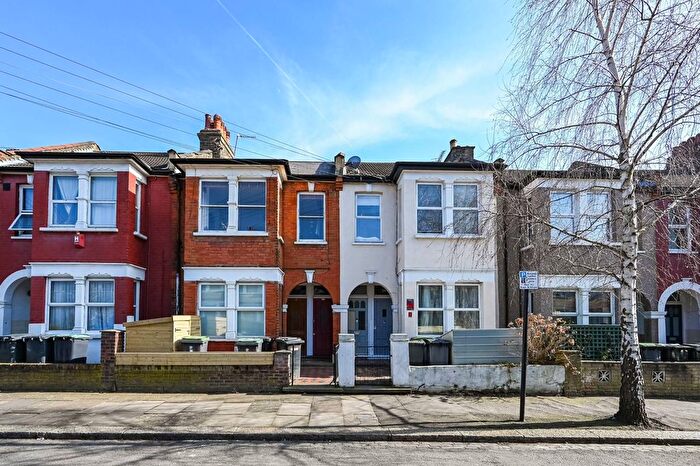 2 Bedroom Semi-Detached House To Rent In Abbotsford Avenue, Tottenham, London, N15