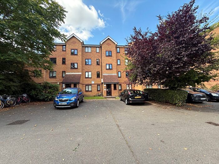 1 Bedroom Flat To Rent In Inwen Court, Deptford, SE8