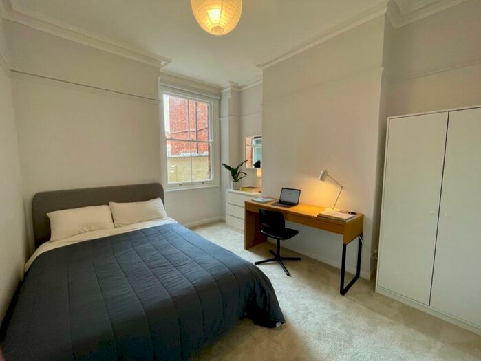 1 Bedroom Terraced House To Rent In Available Now - Regent Street, CV1