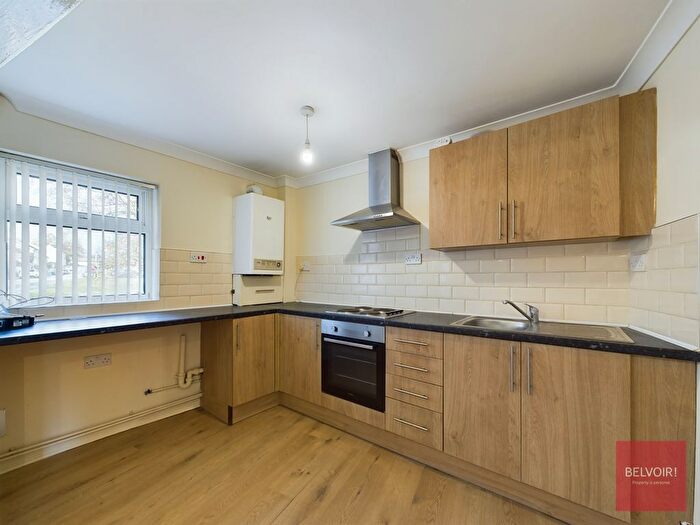 2 Bedroom Flat To Rent In Pentreharne Road, Swansea, SA1