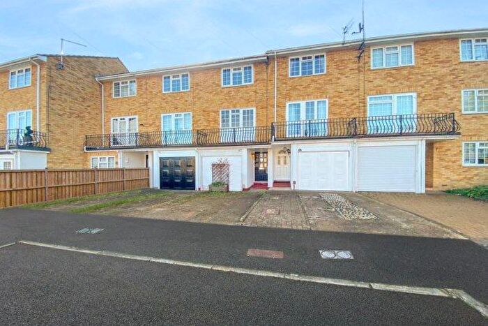 3 Bedroom Town House To Rent In Macklands Way, Gillingham, ME8