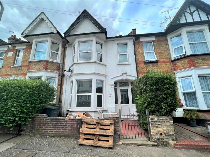 4 Bedroom Terraced House To Rent In Brightwell Avenue, Westcliff-On-Sea, SS0