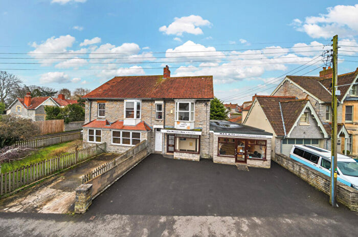 4 Bedroom Semi Detached House For Sale In Leigh Road, Street, BA16