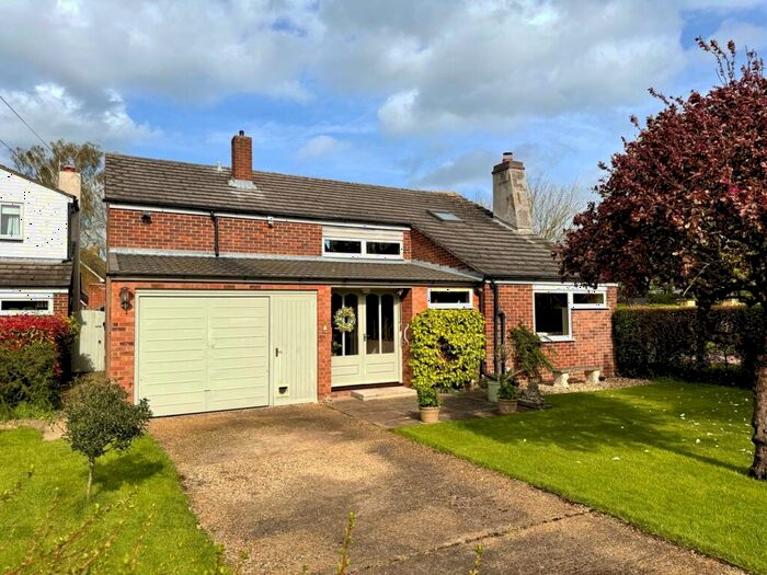 4 Bedroom Detached House For Sale In The Close, Hinxworth, Baldock, SG7