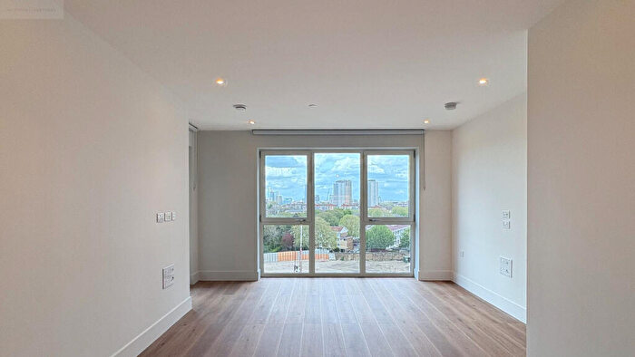 1 Bedroom Flat To Rent In Bow View Apartments, Maple Mews, E3