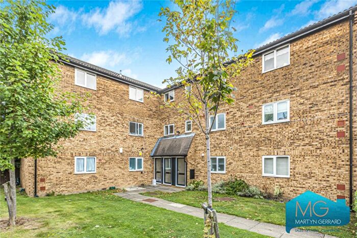 2 Bedroom Apartment For Sale In New Ash Close, London, N2