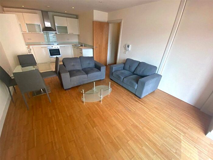 2 Bedroom Apartment To Rent In St Georges Island, Kelso Place, Manchester, Greater Manchester, M15