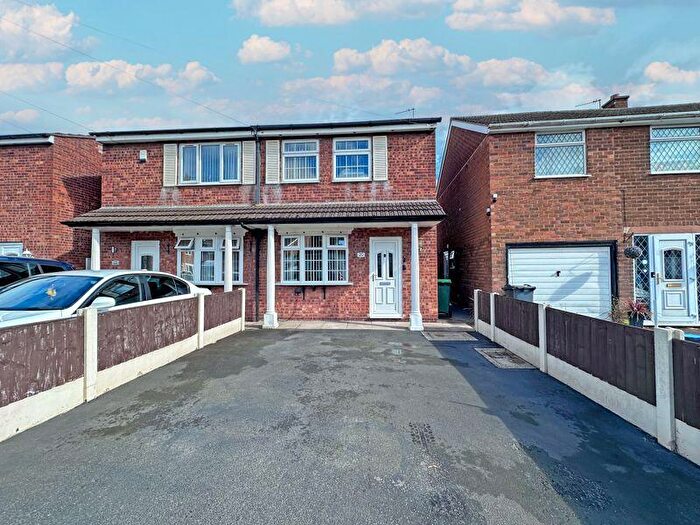3 Bedroom Semi-Detached House For Sale In Gordon Drive, Tipton, DY4