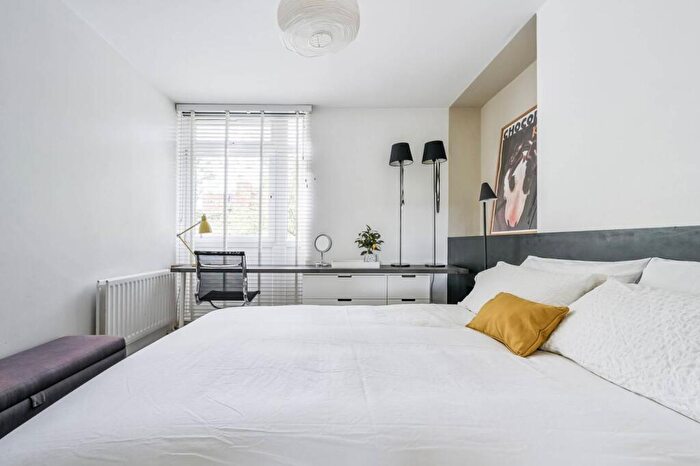 1 Bedroom Flat To Rent In Wenlock Street, Islington, London, N1