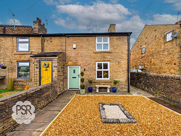 2 Bedroom Semi-Detached House For Sale In Buxton Road, Furness Vale, SK23