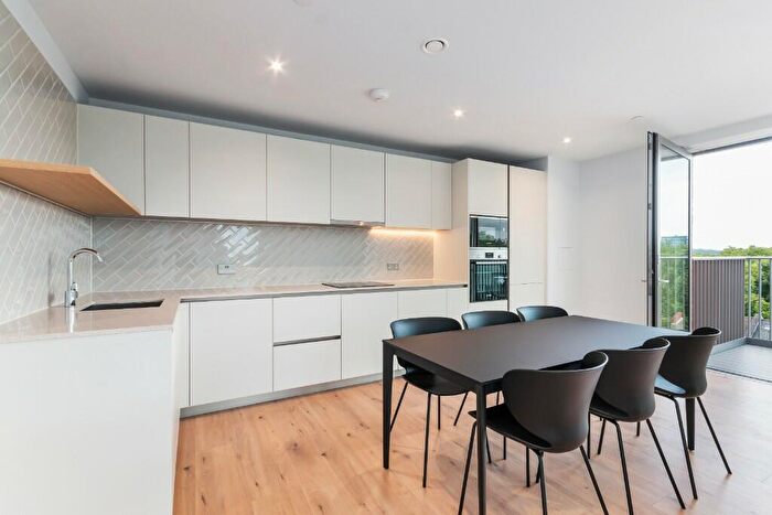 3 Bedroom Flat To Rent In Uncle Deptford, Evelyn Street, London, SE8