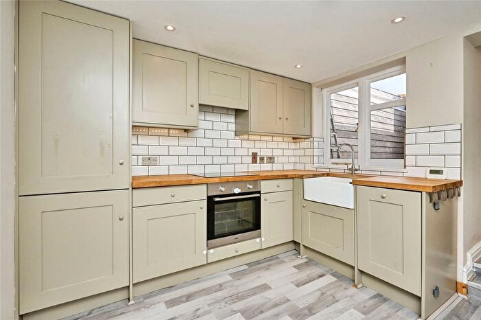 3 Bedroom Terraced House For Sale In Castle Road, Newport, Isle Of Wight, PO30