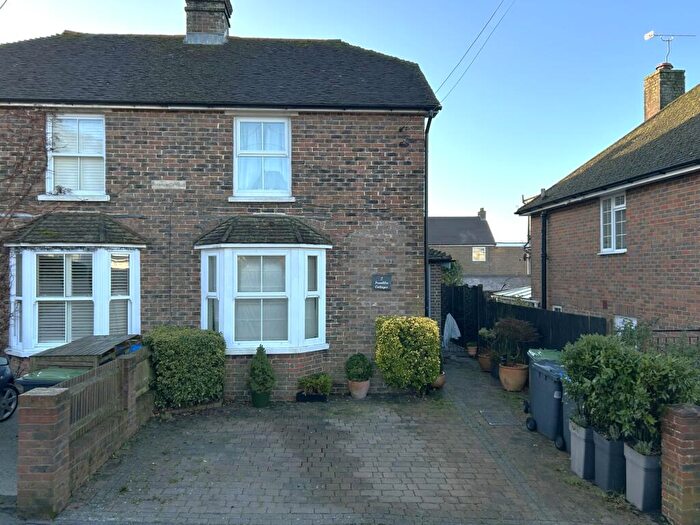 3 Bedroom Semi Detached House For Sale In St. Johns Road, Haywards Heath, RH16