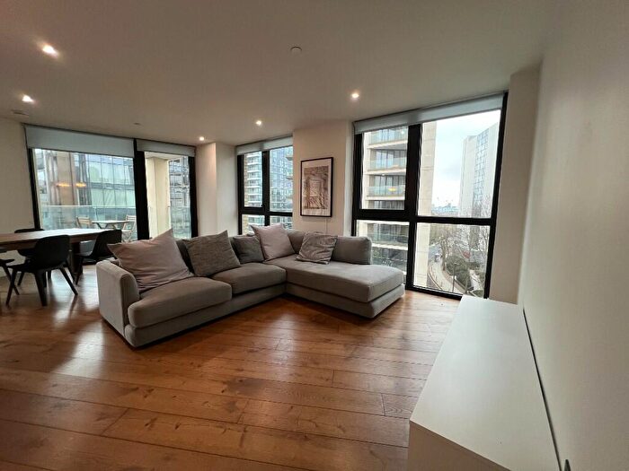 2 Bedroom Flat To Rent In Emery Way, London Dock, London, E1W