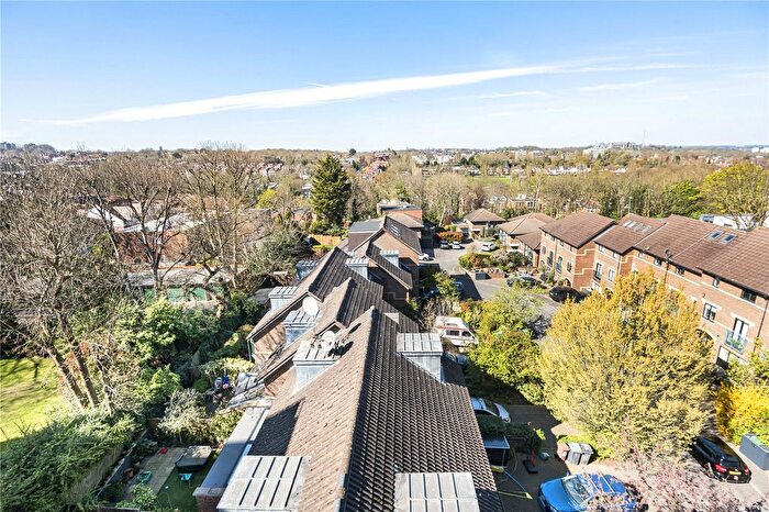 3 Bedroom Flat For Sale In Ridgeway Gardens, London, N6