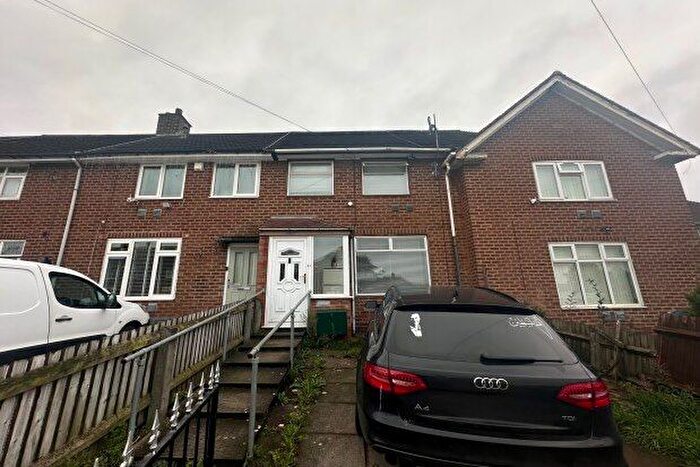 3 Bedroom Semi-Detached House To Rent In Eatesbrook Road, Birmingham, B33