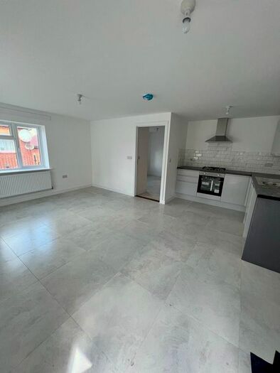 1 Bedroom Flat To Rent In High Wycombe, Buckinghamshire, HP11