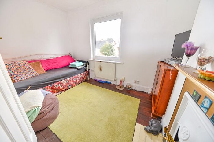 4 Bedroom Detached House For Sale In Orchard Road, Havant, PO9