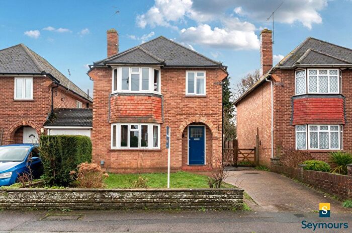 3 Bedroom Detached House For Sale In Guildford, Surrey, GU2