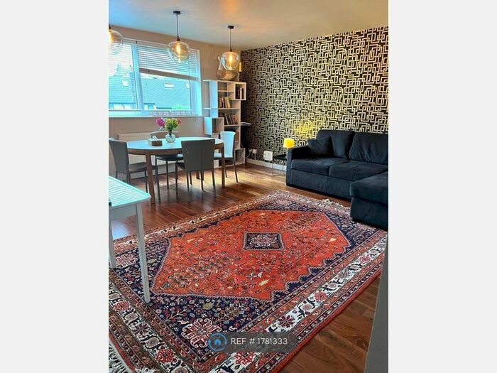 2 Bedroom Flat To Rent In Waverley Road, London, N8